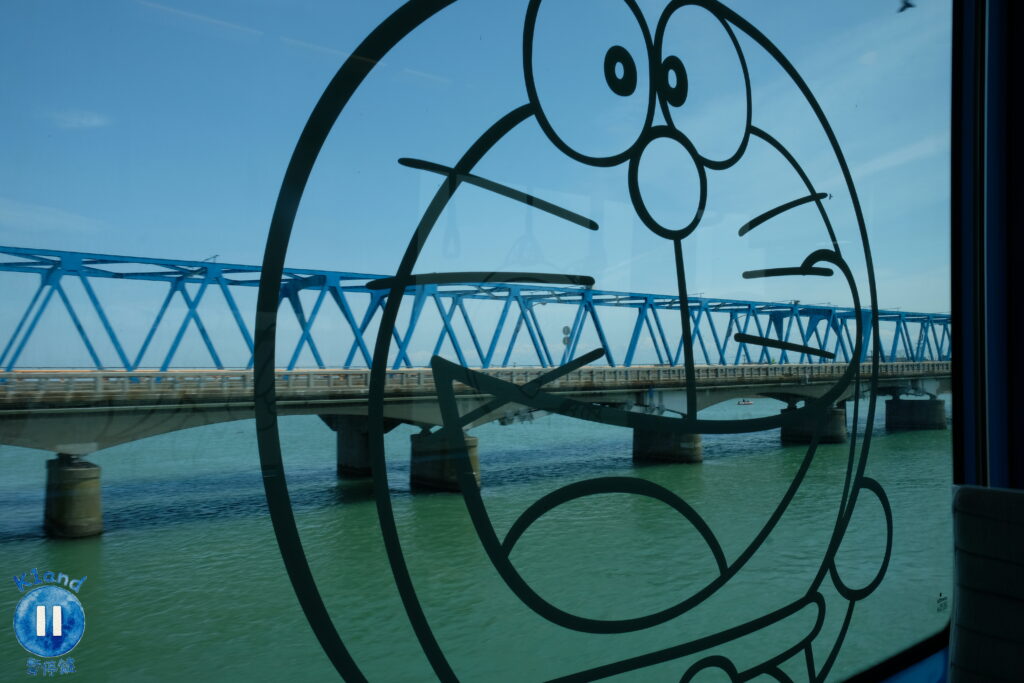 萬葉線哆啦A夢電車